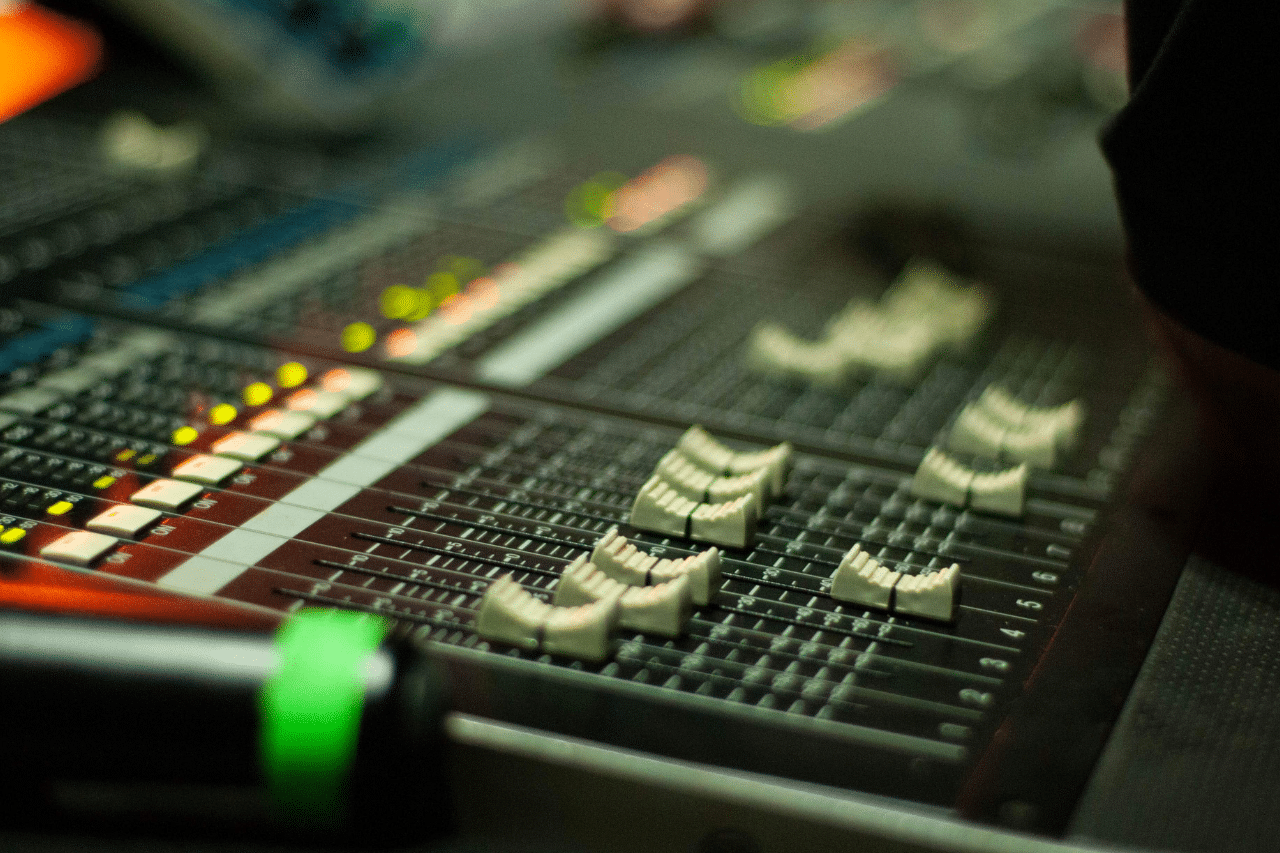 Mesa de mezclas de Técnico de sonido